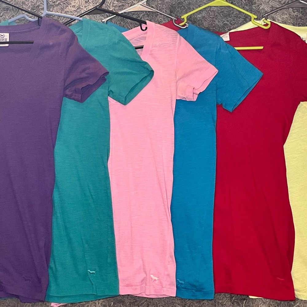 Victoria Secret PINK V Neck - XS - Purple